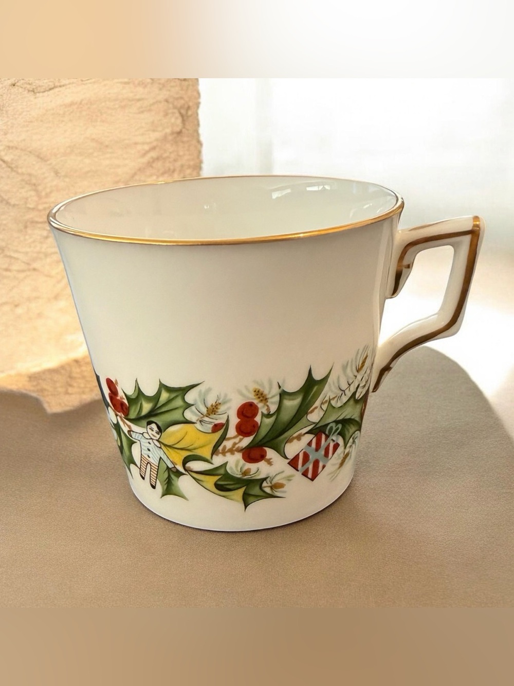 Hammersley & Co Bone China Holly & Toy Pattern Gold Edge Mug 3"h